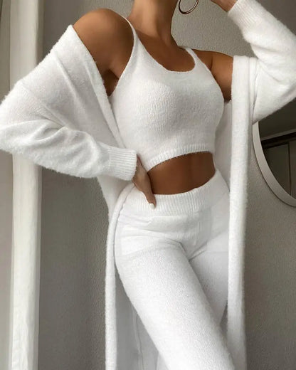 Stay Cozy This Fall and Winter with Our 3-Piece Women’s Fuzzy Fleece Pajama Set – Perfect for Lounging!